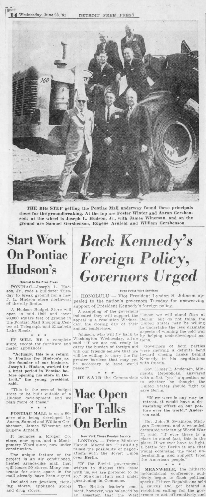 Summit Place Mall (Pontiac Mall) - Jun 28 1961 Article (newer photo)